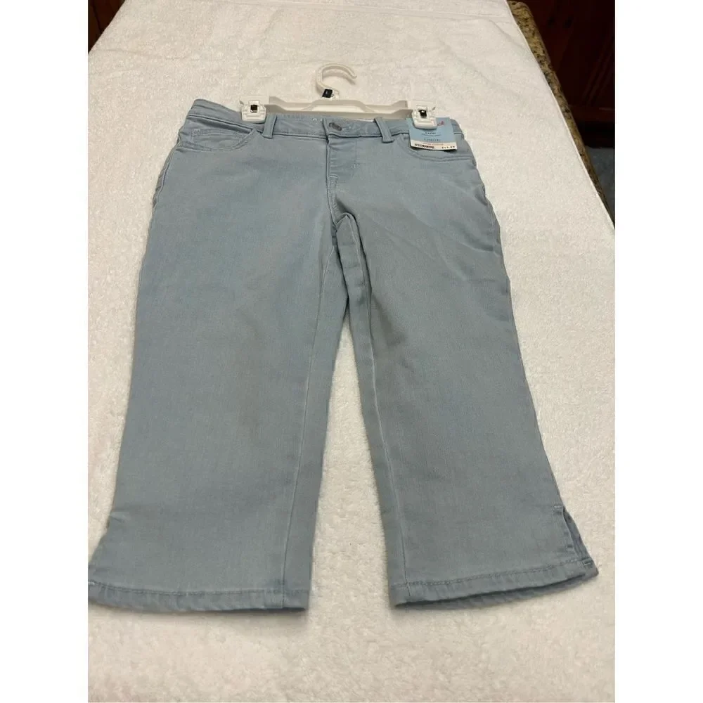 NWT Cat & Jack large light blue cropped Capri 5 pocket jeans